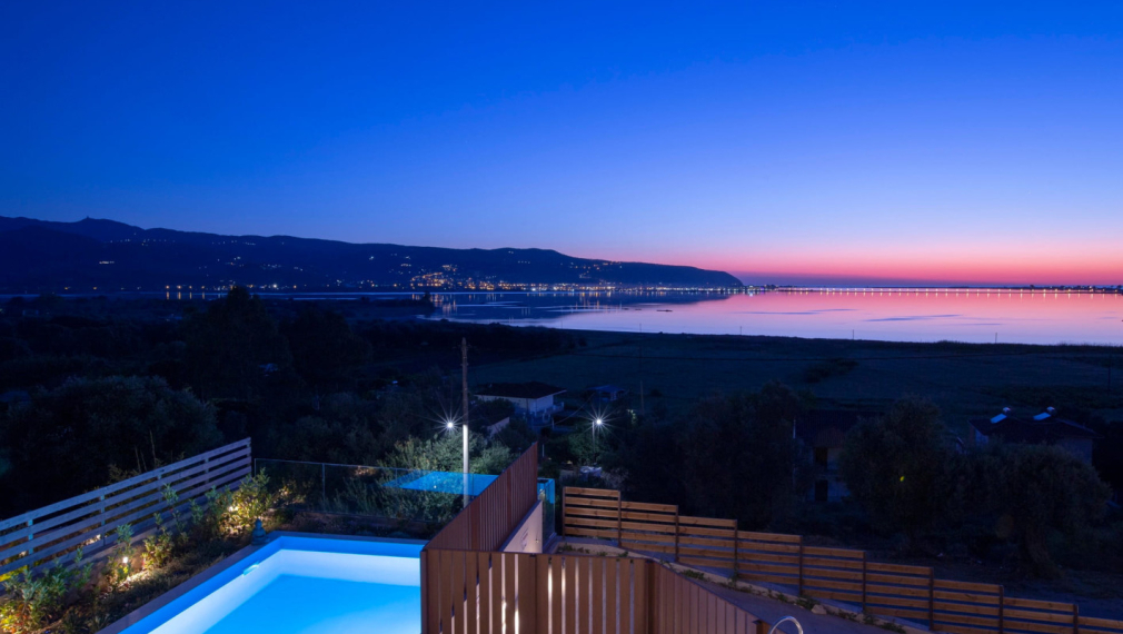 Ampolia Villas: където луксът среща залеза на Лефкада