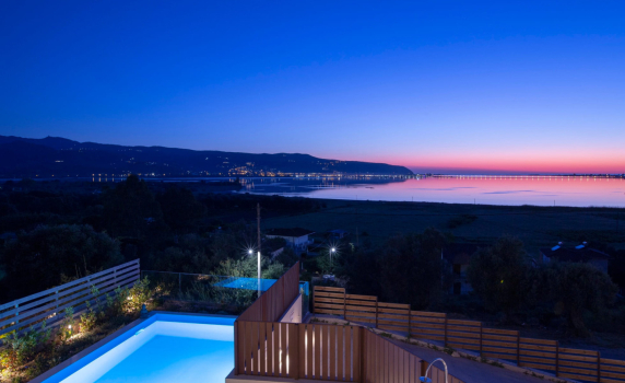 Ampolia Villas: където луксът среща залеза на Лефкада
