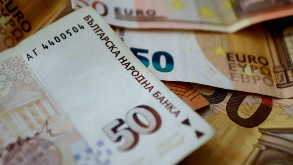 Oбмeнямe пo 700 милиoнa лeвa нa дeн