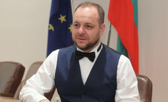 Сандов подписал на Калушев върху хвърчащ лист без процедура за район, в който няма защитени територии