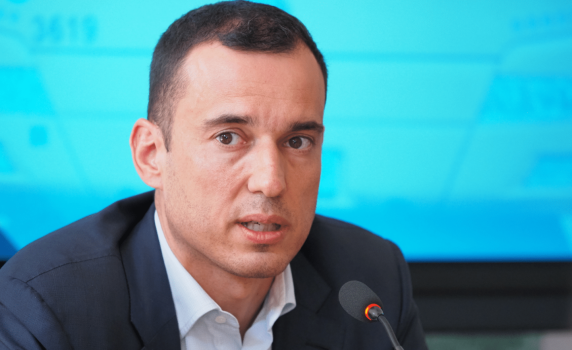 Ходил съм 9-10 пъти в хижата, дарих 70-80 хил. евро лично на Ивайло Иванов, а не на сдружението