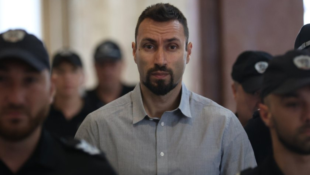 Съдът намали присъдата на Орлин Владимиров, който уби жена си и я напъха в куфар, от доживотен затвор на 20 г.