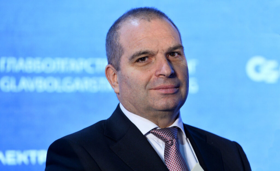 След 6 месеца автобусът може би няма да краде пътници от влака