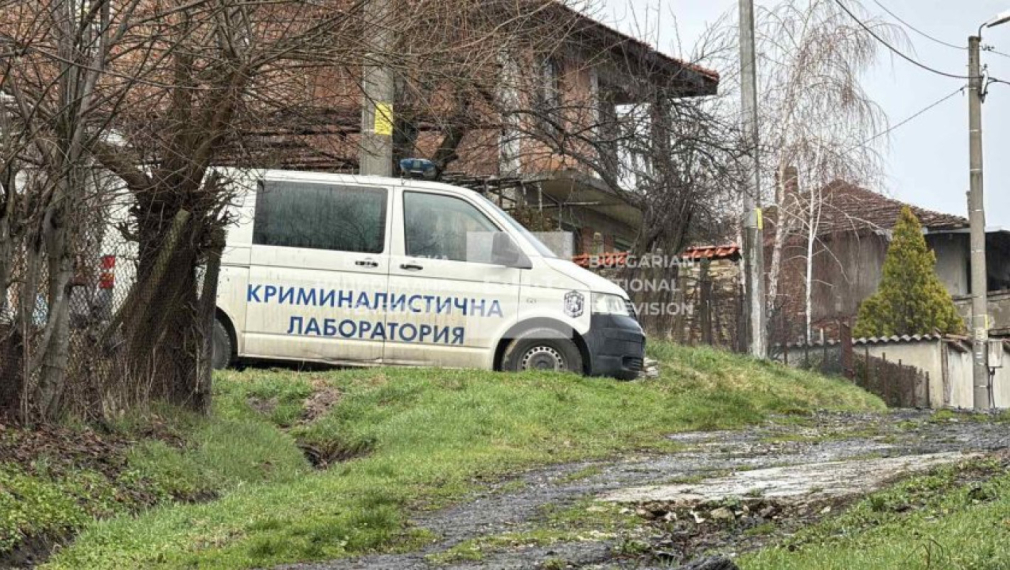 Претърсват къщата на Калушев в с. Българи