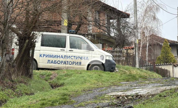 Претърсват къщата на Калушев в с. Българи