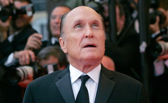 Отиде си Робърт Дювал