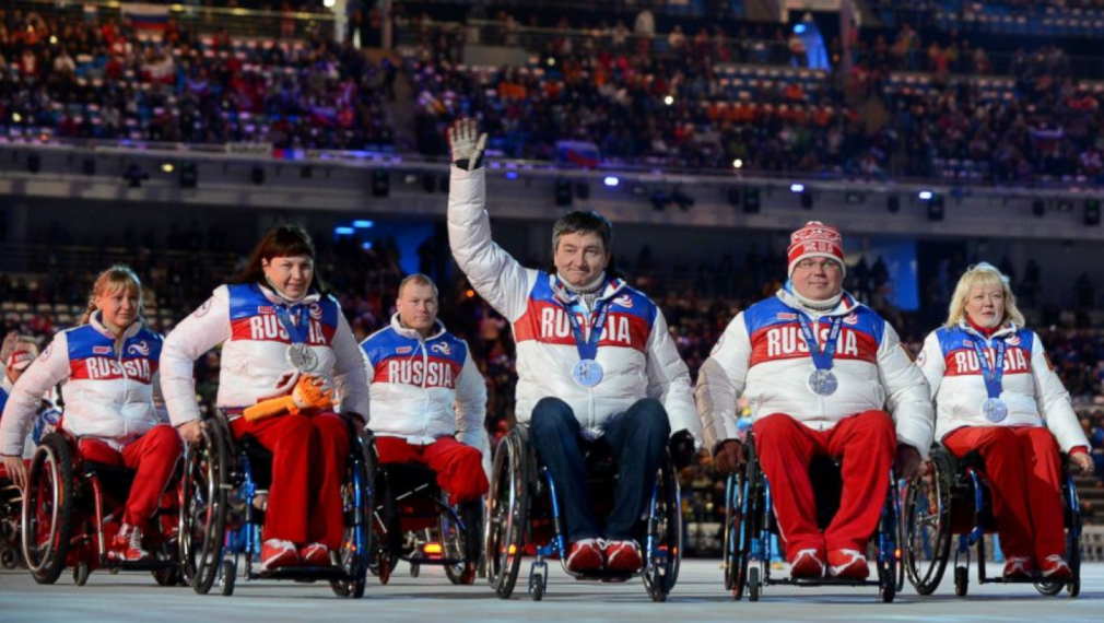 Пуснаха руски спортисти с химн и знаме на параолимпийските игри