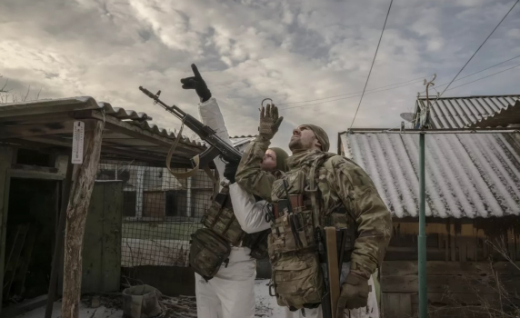 "Фигаро": На фронта в Донбас украинците водят дантевска битка за оцеляване срещу руската ламя