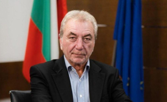 Росен Карадимов: Две гръцки фирми държат пазара на мляко, надценките на търговците са до 77%
