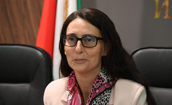 Служебната министърка на регионалното развитие Ангелина Бонева уволни шефа на АПИ