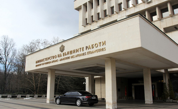Външно министерство призова българските граждани да напуснат Израел и Иран