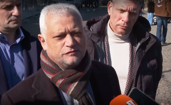 Емил Дечев за ударите срещу Иран: На този етап нямаме информация за някаква опасност за България