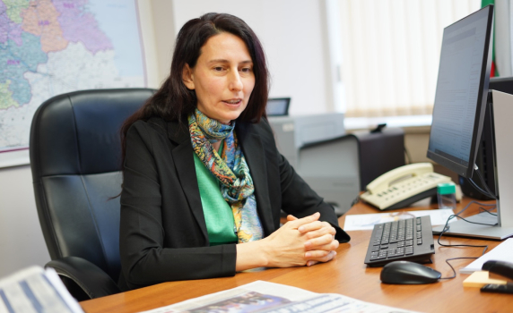 Гюров уволнява министърката на МРРБ?