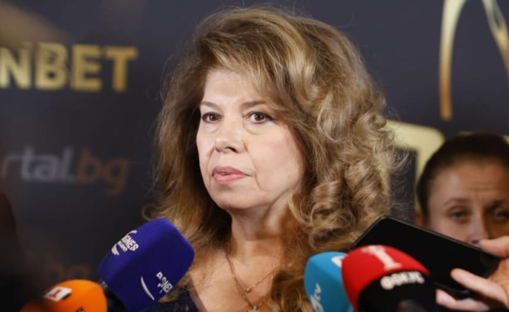 Йотова: Няма опасност за България, правителството се справя добре с евакуацията