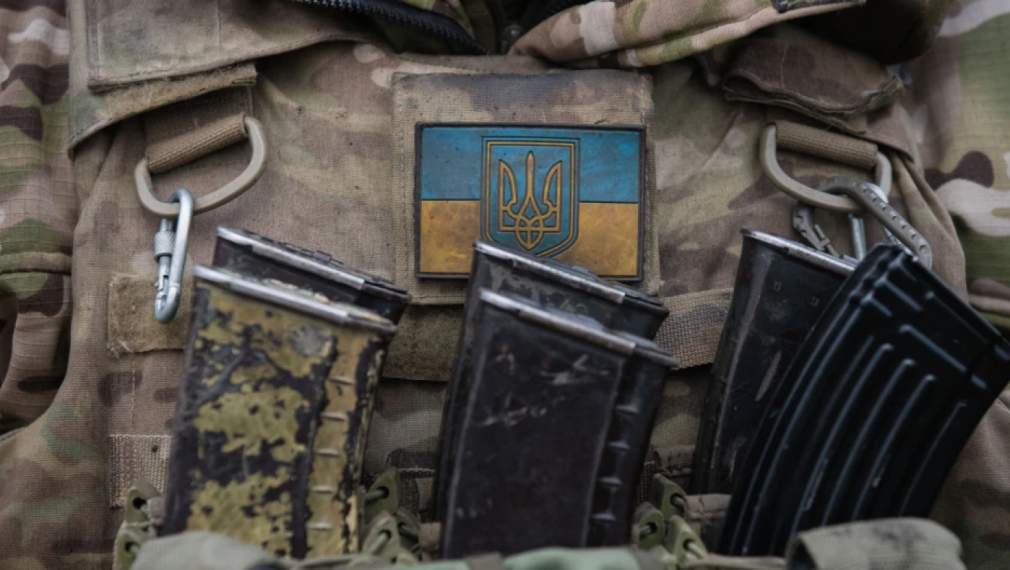 Двама пенсионирани украински военни са задържани за шпионаж край военен обект у нас