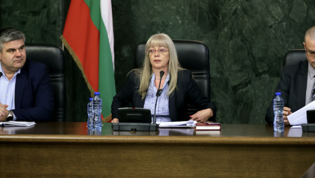 Прокуратурата: Няма следи от външна намеса при смъртта на тримата от Петрохан и тримата в кемпера. Кучетата са изгорели живи при пожара в хижата