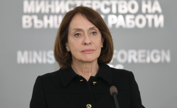 Надежда Нейнски: Няма пряка заплаха за България, но всяка война е риск за световния мир