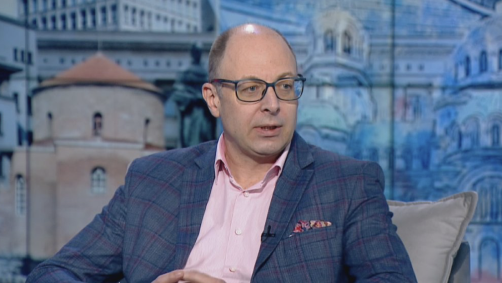 Йордан Божилов: Работи се по преместването на американските самолети от летище "Васил Левски"