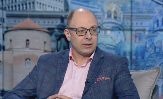 Йордан Божилов: Работи се по преместването на американските самолети от летище "Васил Левски"