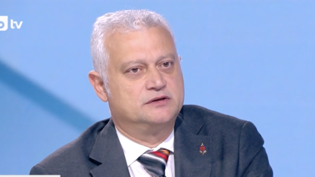 Министър Дечев за "Петрохан": Няма данни за седми човек, всичко остава затворено в рамките на шестимата