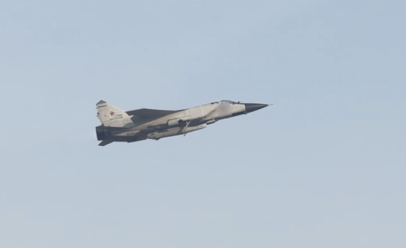 Руски самолети МиГ-31 с ракети "Кинжал" прелетяха над Японско море