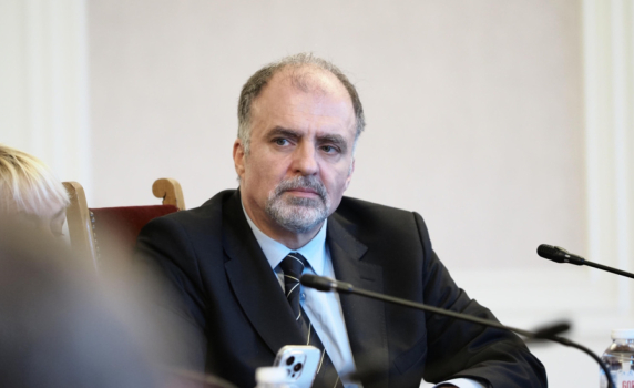 Найден Тодоров: Приключваме с пазарния принцип в държавните културни институти. Фалирахме театрите с него