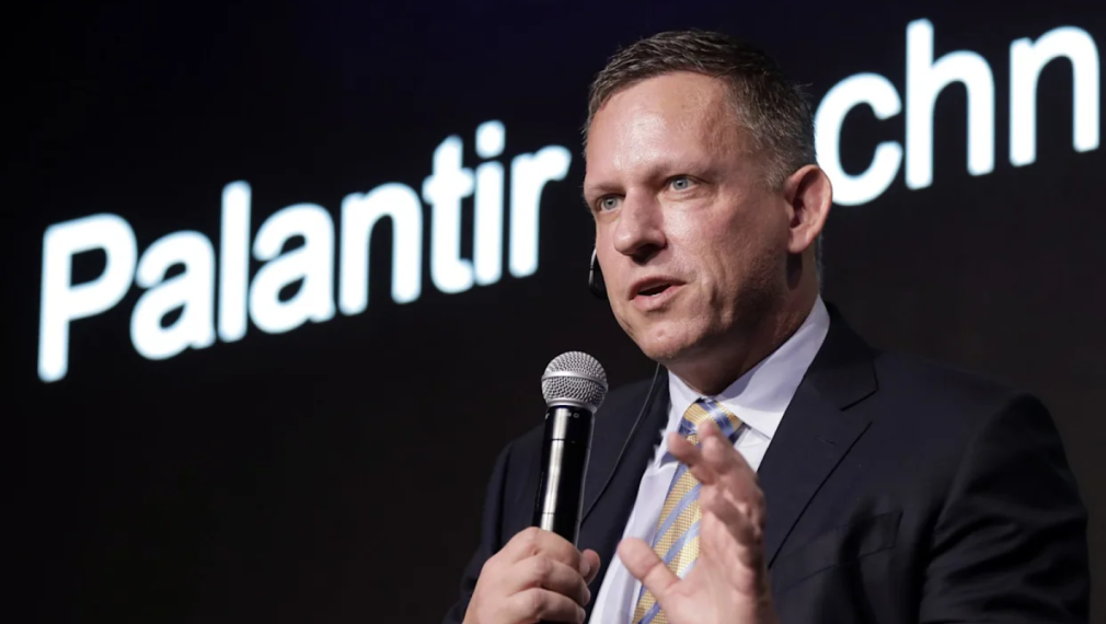 Питър Тийл въоръжава САЩ с AI: Palantir става мозъкът на войната