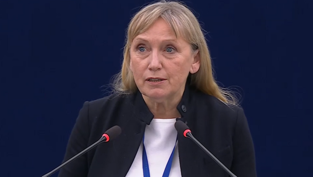 Елена Йончева към комисаря Йоргенсен: За енергийната криза трябва бързо решение – спрете търговията с въглеродни квоти