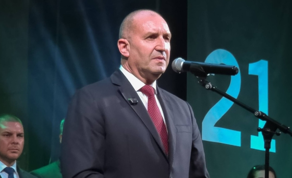 Радев в Плевен: Хиляди руски войници дават живота си, за да възкръсне България. Недостойно е да търпим пропагандата, която редактира нашето минало