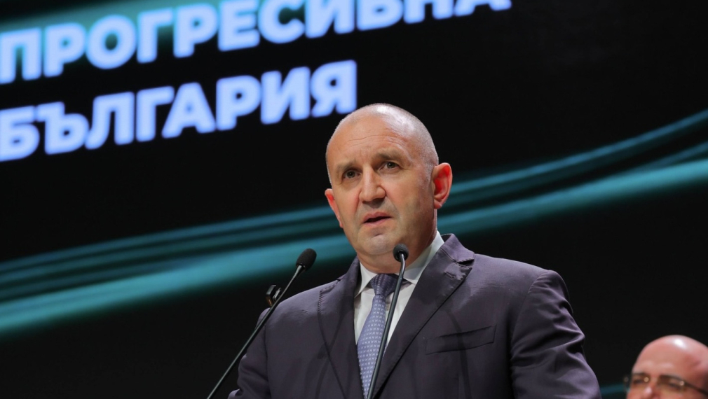 Радев направи крачка към учредяването на партията си