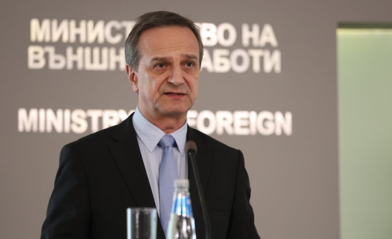МВнР: Изключително висока избирателна активност извън страната