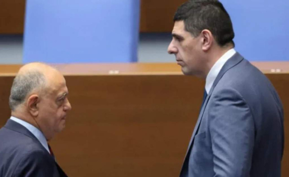 Заради мандата на Манол Пейков: Мирчев не вдига телефона на Атанасов, обмисля собствена парламентарна група