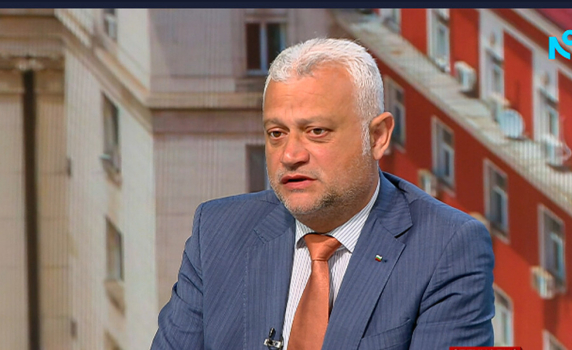 Емил Дечев: Нямаме данни Десислава Атанасова и Делян Пеевски да са пътували заедно в какъвто и да било самолет