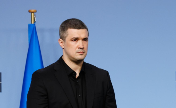 ТАСС: Жената на украинския министър на отбраната си купи яхта за 26 млн. евро
