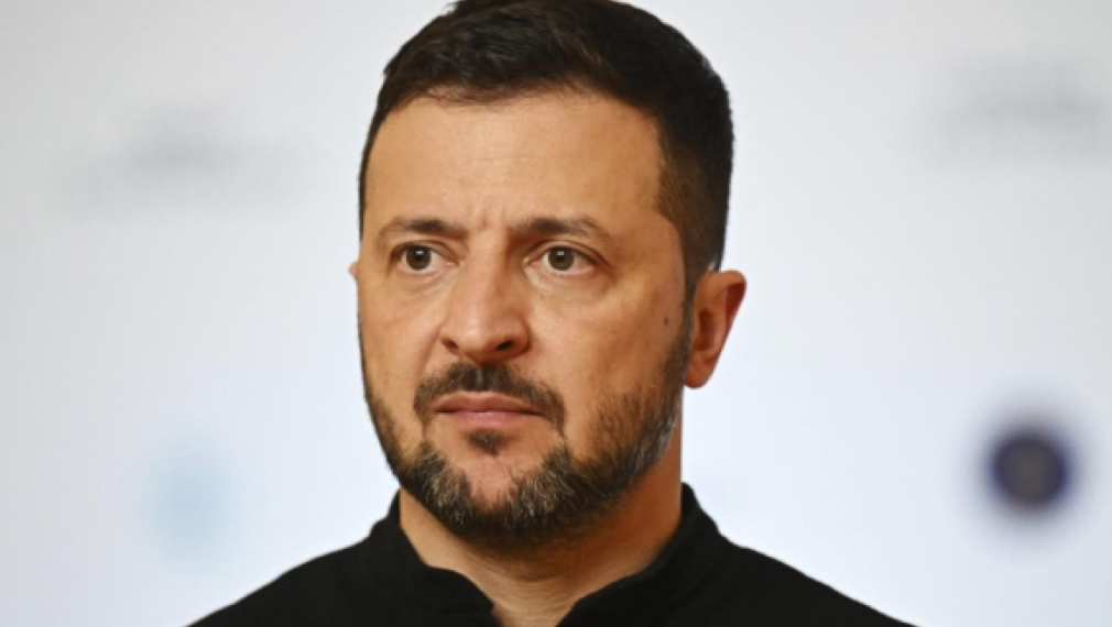 Зеленски наложи санкции на бившия шеф на кабинета си