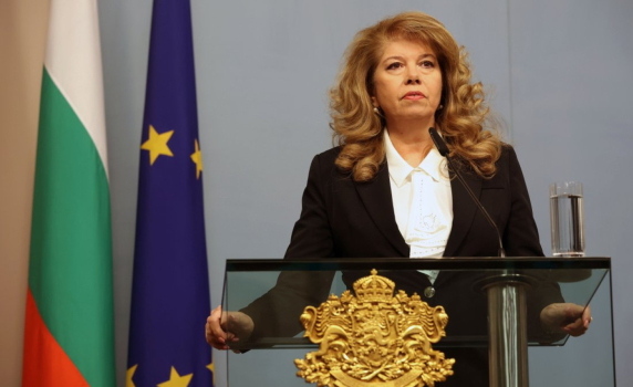 Илияна Йотова връчва мандата за съставяне на правителство на Румен Радев (на живо)