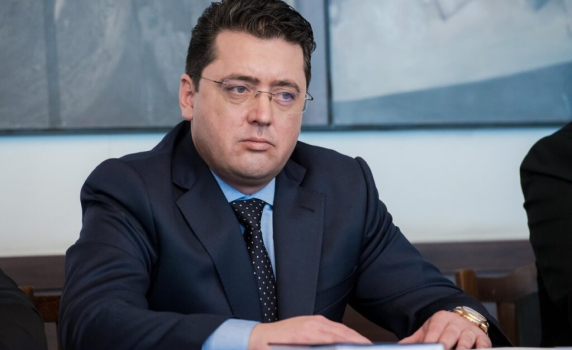 Съветник на Радев осъди прокуратурата за 200 000 лв.