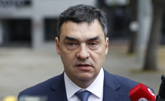 BIRD.BG: Владимир Николов прехвърлил фирма с дълг към НАП по схемата „Спецов“