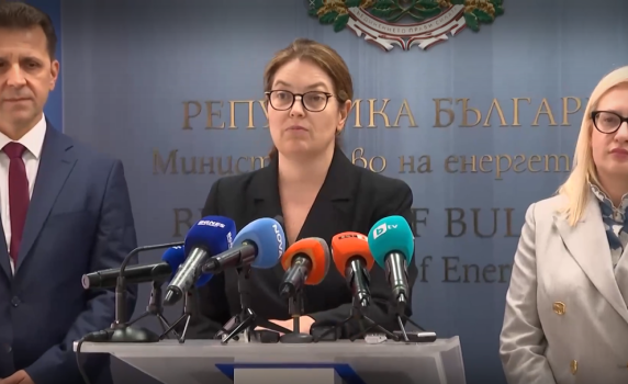 Министър Петрова смени ръководството на БЕХ и сложи начело на холдинга Андрей Живков