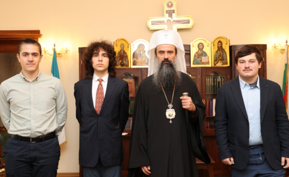 Патриарх Даниил поздрави шампиони от олимпиади за ученици по философия, математика и инженерство