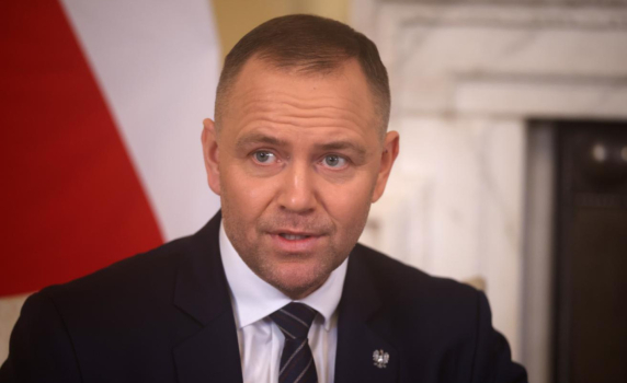 Полският Сейм поиска отнемане на най-високото държавно отличие на Зеленски заради прослава на бандеровците