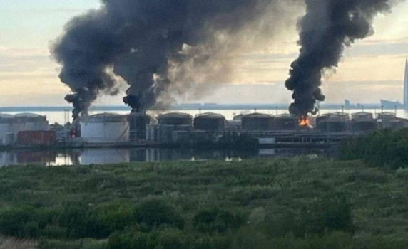 Украински дронове са ударили петролен терминал в Санкт Петербург