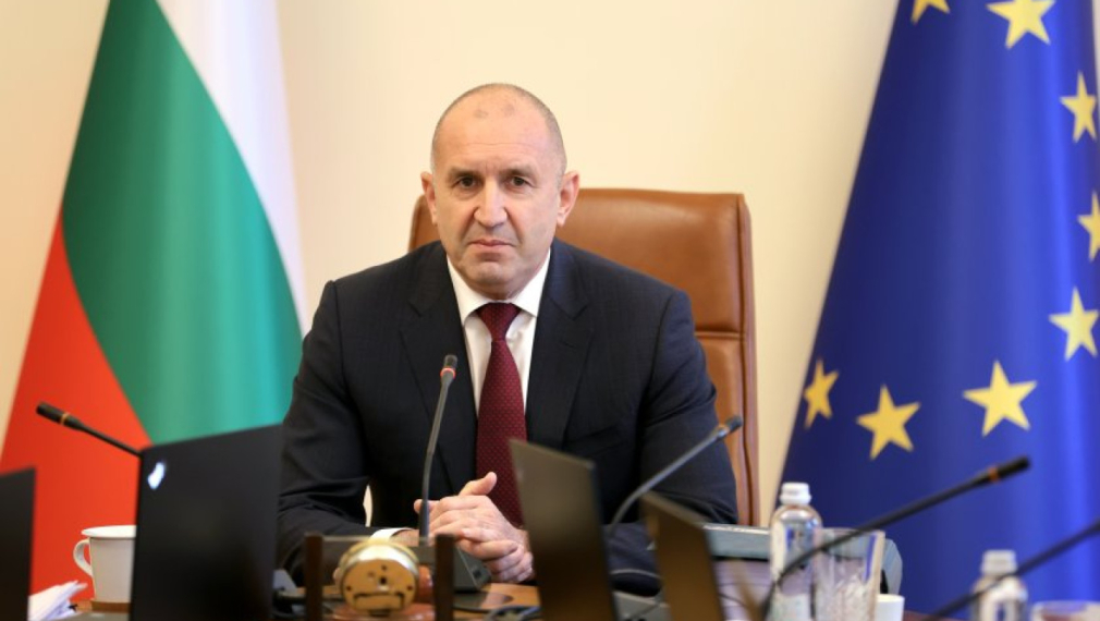 Радев: Пенсиите няма да се намаляват, няма да купуваме ракети за 1 млрд. и майчинството няма да се реже. Сменяме Спецов