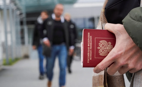 България не се присъедини към 11 държави от ЕС, които искат спиране на шенгенските визи за руснаци
