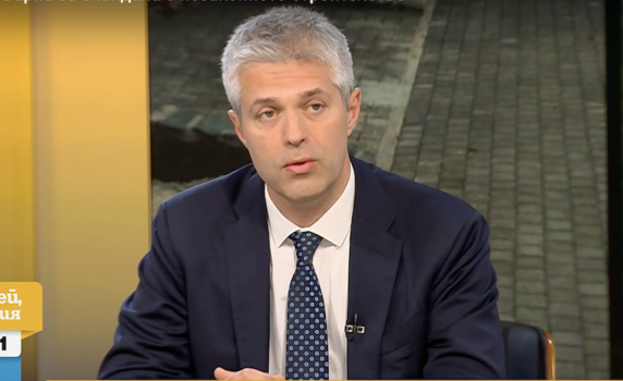 Коцев пак се оплете в лъжи за незаконния украински град, обвини държавата и ДАНС