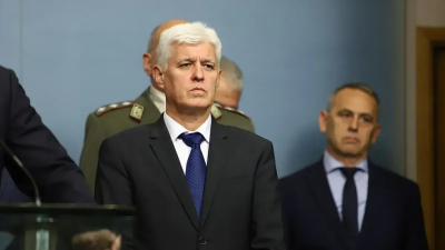 В Министерството на отбраната работят над 4 хил. пенсионери