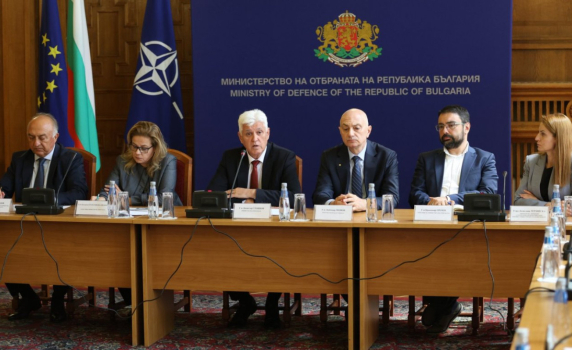 Военната прокуратура и ДАНС проверяват договори за над 100 милиона лева в МО