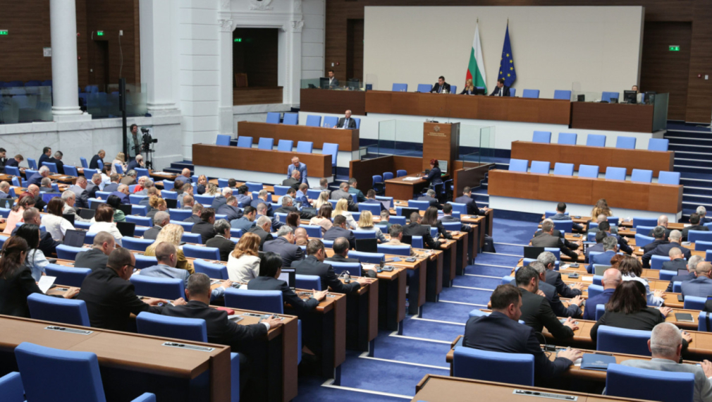 Парламентът одобри на първо четене поемането на нов дълг от 3,8 млрд. евро