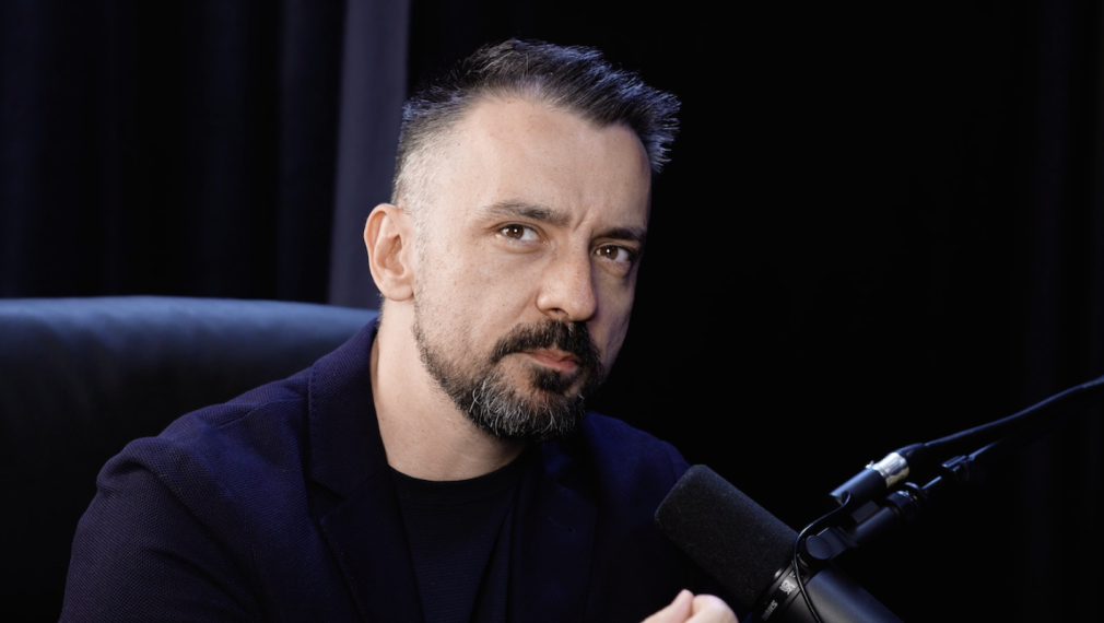 Кристиян Шкварек при Явор Дачков: От Петрохан до „Баба Алино“ - за умнокрасивите истината е фашизъм и заговор на мафията