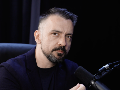 Кристиян Шкварек при Явор Дачков: От Петрохан до „Баба Алино“ - за умнокрасивите истината е фашизъм и заговор на мафията